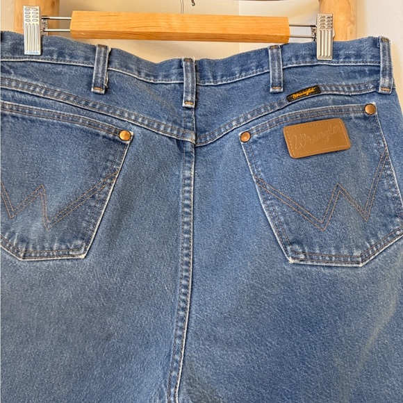 WRANGLER CUT OFFS Blue Denim Shorts 35" Waist - Picture 2 of 9